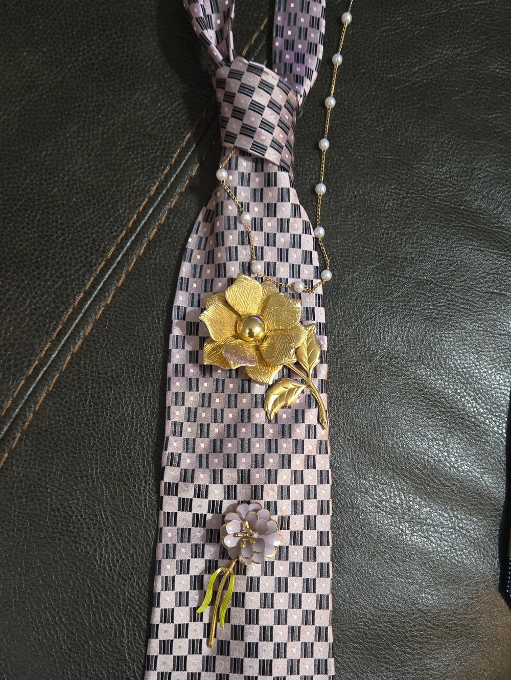 Women's 100% Silk Tie Joseph & Feiss Embellished With Gold Flowers And Pearls